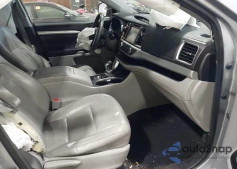 2015 Toyota Highlander Xle V6 из США, поврежденный, VIN 5TDJKRFH1FS209947